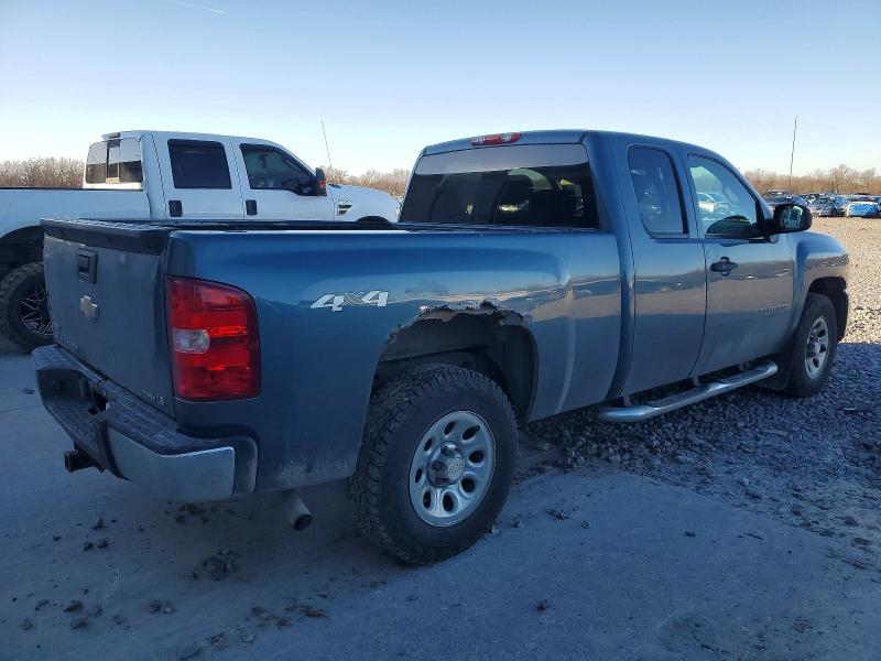 Photo 3 from auction – 2011 CHEVROLET SILVERADO with VIN 1GCRKREA7BZ216174