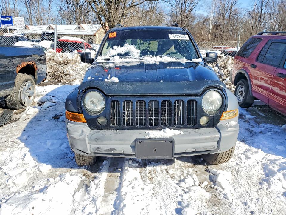 Photo 5 from auction – 2005 JEEP LIBERTY SP with VIN 1J4GL48K25W519682