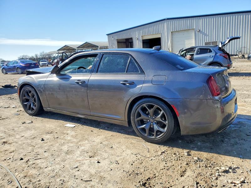 Photo 2 from auction – 2022 CHRYSLER 300 with VIN 2C3CCAAG4NH205480