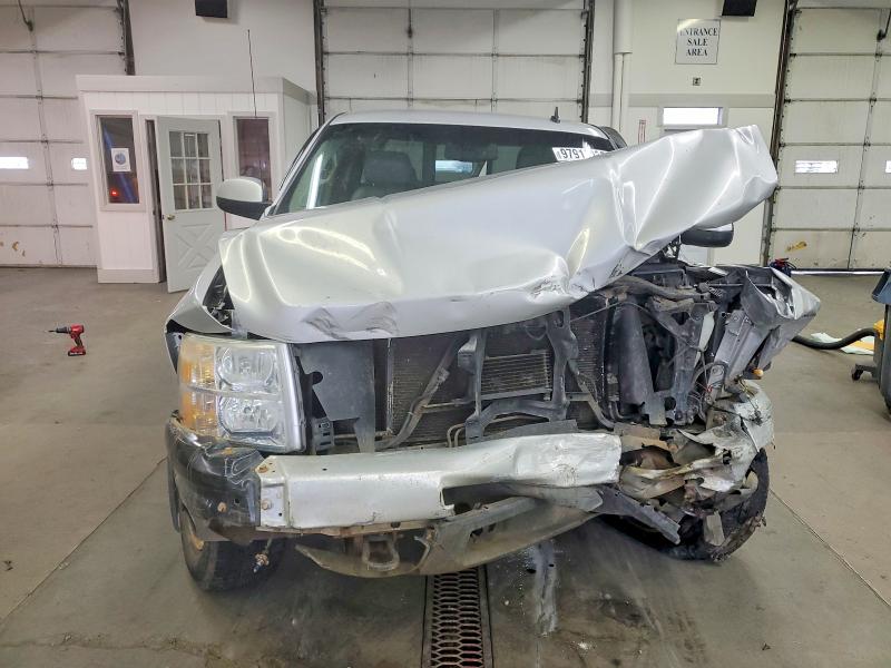 Photo 11 from auction – 2011 CHEVROLET SILVERADO with VIN 1GCRKTE30BZ235941