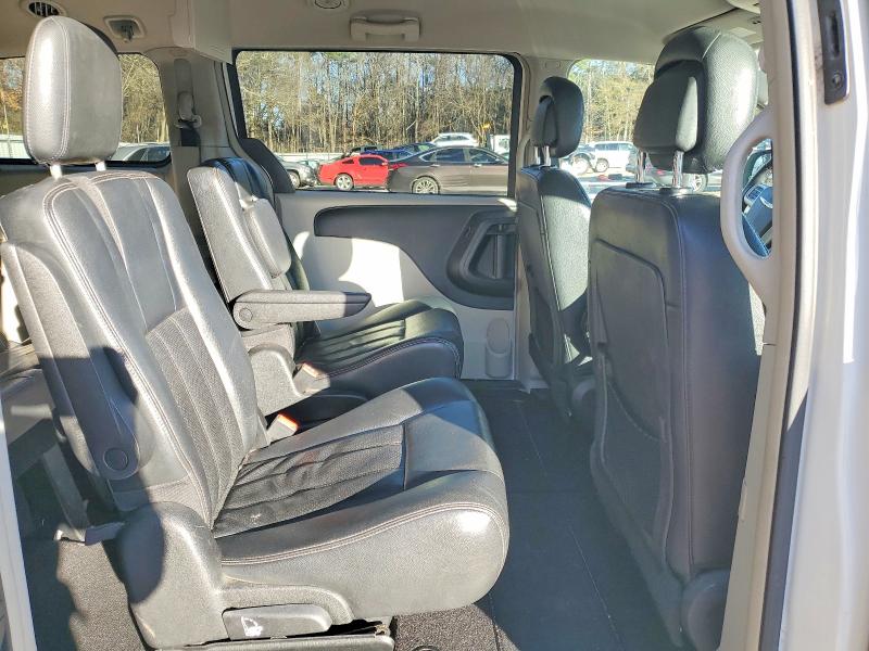 Photo 11 from auction – 2012 CHRYSLER TOWN & COU with VIN 2C4RC1BG5CR212496