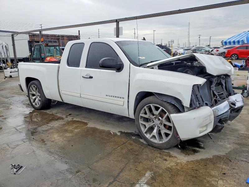 Photo 4 from auction – 2011 CHEVROLET SILVERADO with VIN 1GCRCSE09BZ162095