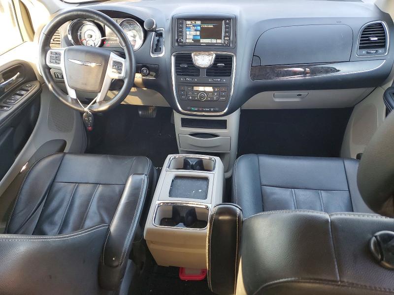 Photo 8 from auction – 2015 CHRYSLER TOWN & COU with VIN 2C4RC1BG4FR708555