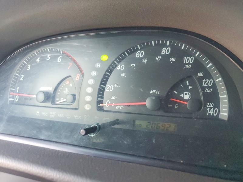 Photo 9 from auction – 2004 TOYOTA CAMRY LE with VIN JTDBF32K240152956