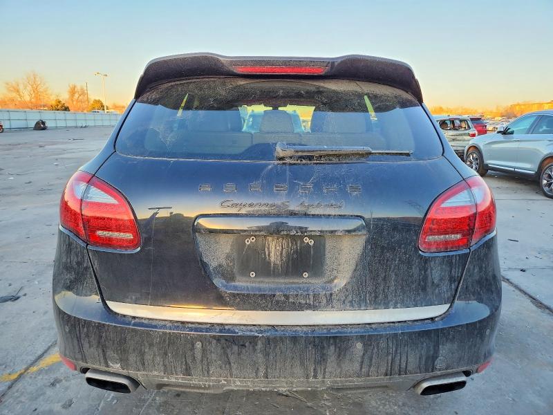 Photo 6 from auction – 2012 PORSCHE CAYENNE S with VIN WP1AE2A25CLA90118