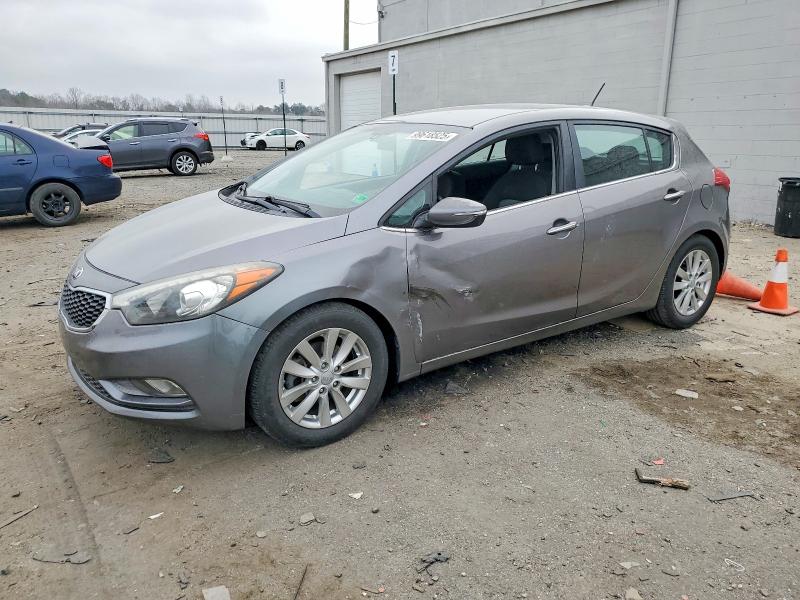 KIA FORTE EX 2015 with VIN KNAFX5A82F5389854 - Photo from auction