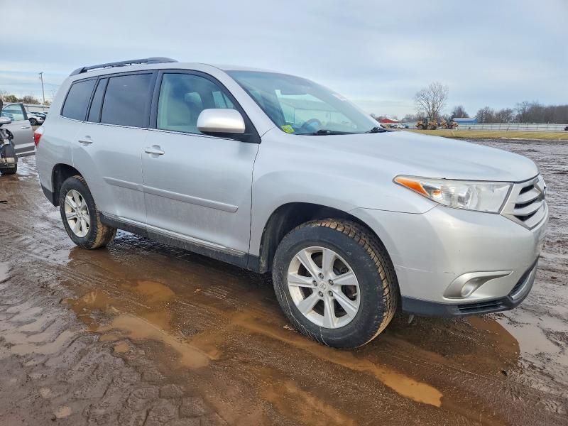 Photo 4 from auction – 2011 TOYOTA HIGHLANDER with VIN 5TDBK3EHXBS089773