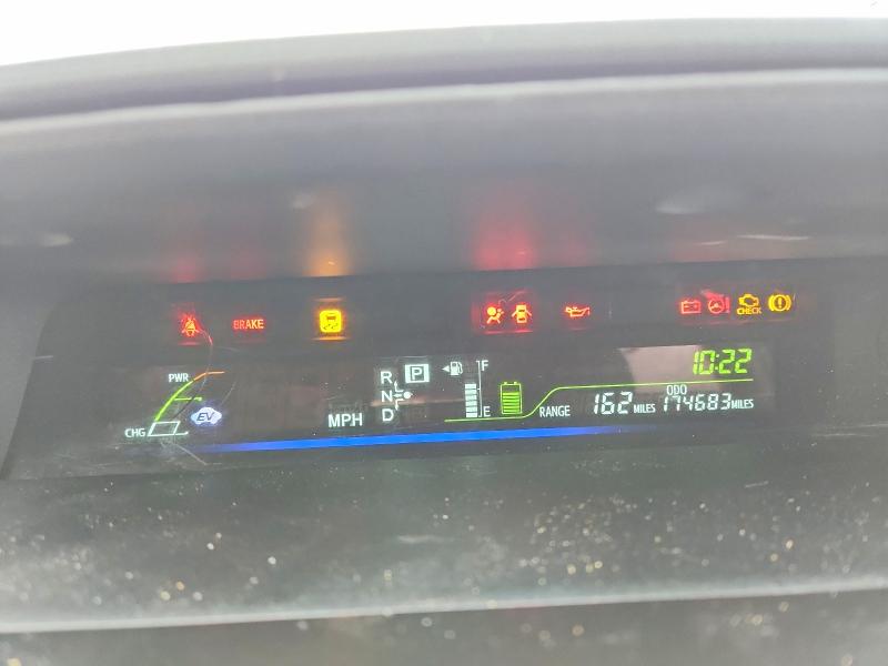 Photo 9 from auction – 2017 TOYOTA PRIUS V with VIN JTDZN3EU0HJ073087