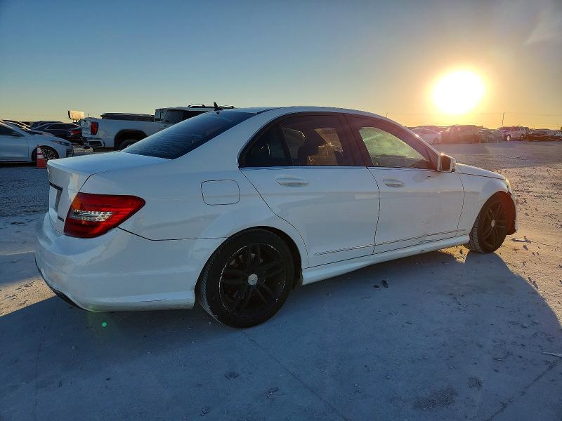 Photo 3 from auction – 2013 MERCEDES-BENZ C with VIN WDDGF4HB7DA806935