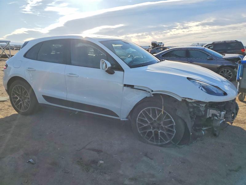 Photo 4 from auction – 2017 PORSCHE MACAN with VIN WP1AA2A51HLB03976