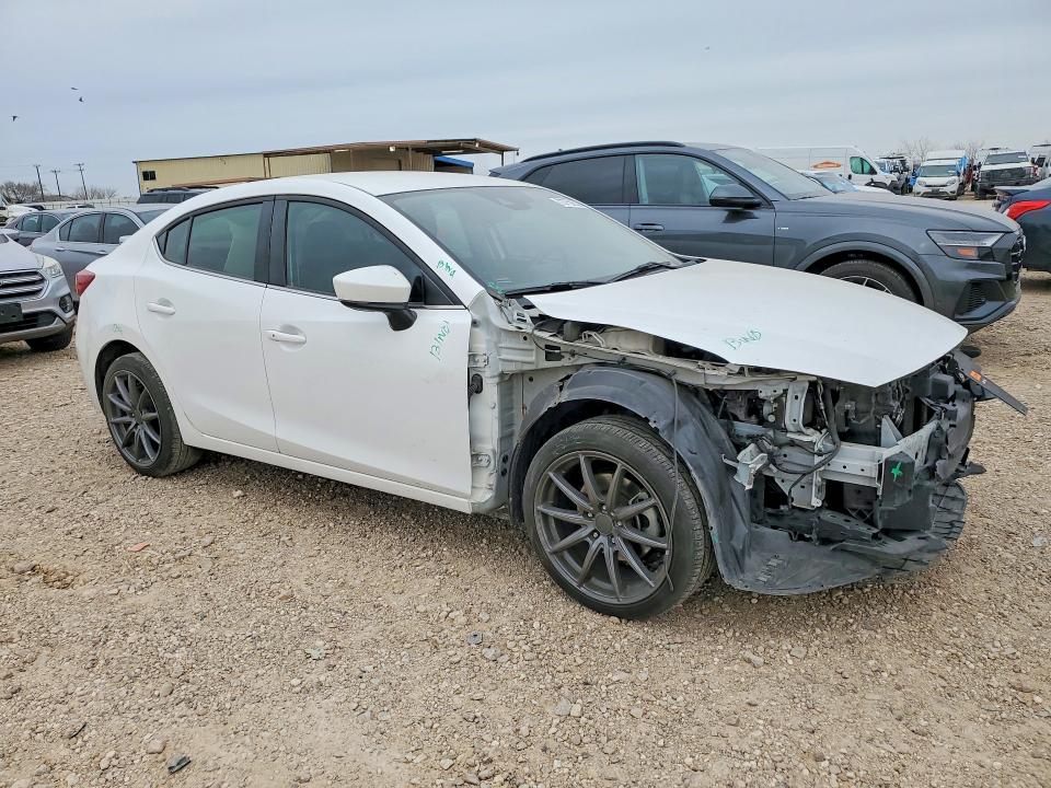 Photo 4 from auction – 2018 MAZDA 3 TOURING with VIN 3MZBN1V35JM273269