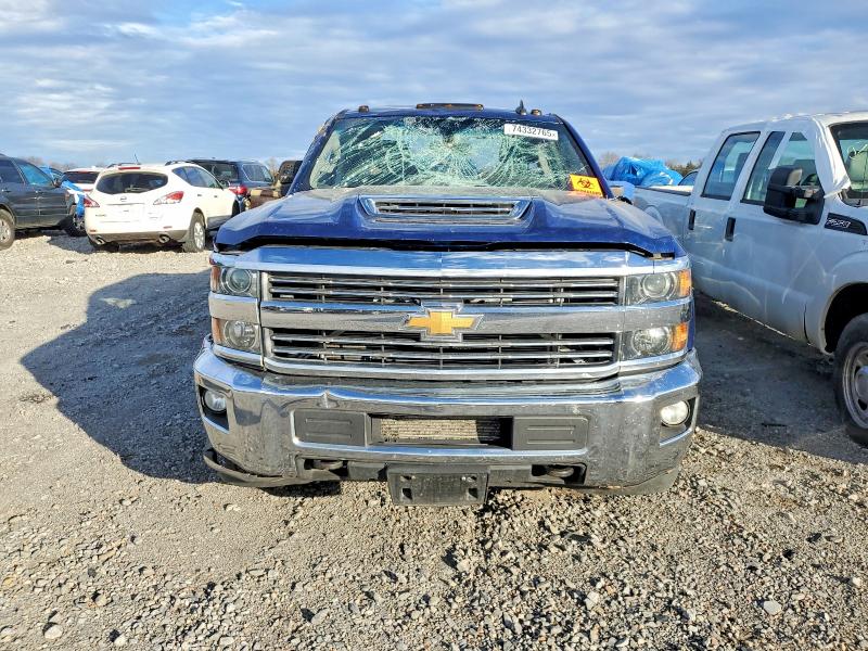 Photo 5 from auction – 2018 CHEVROLET SILVERADO with VIN 1GC4KZCY6JF139372