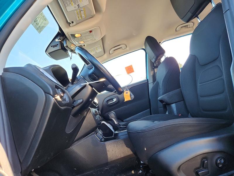 Photo 7 from auction – 2021 JEEP RENEGADE L with VIN ZACNJCBB2MPM44321