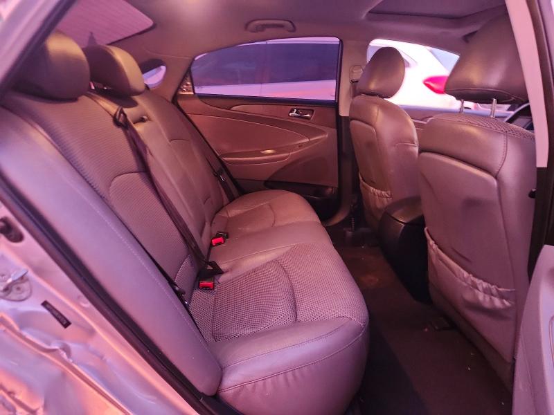 Photo 10 from auction – 2012 HYUNDAI SONATA SE with VIN 5NPEC4AB8CH470756