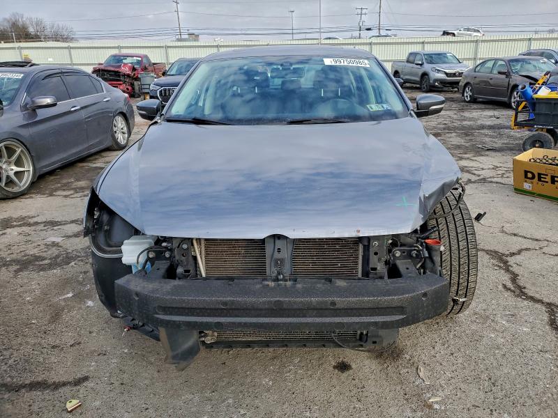 Photo 5 from auction – 2015 VOLKSWAGEN PASSAT SE with VIN 1VWBT7A37FC008358