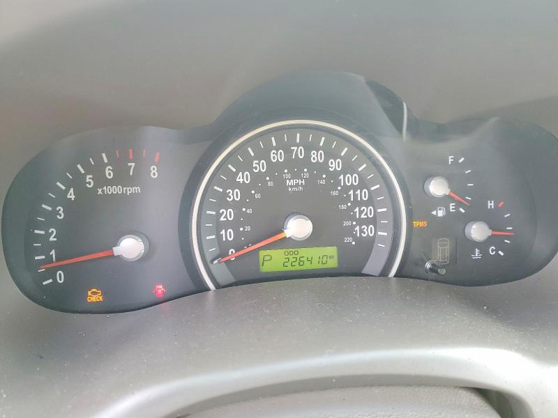 Photo 9 from auction – 2008 KIA SEDONA with VIN KNDMB233586206842