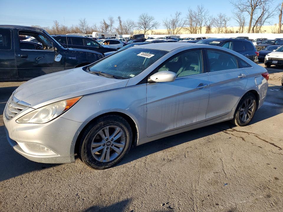 HYUNDAI SONATA 2013 with VIN 5NPEB4AC5DH768467 - Photo from auction