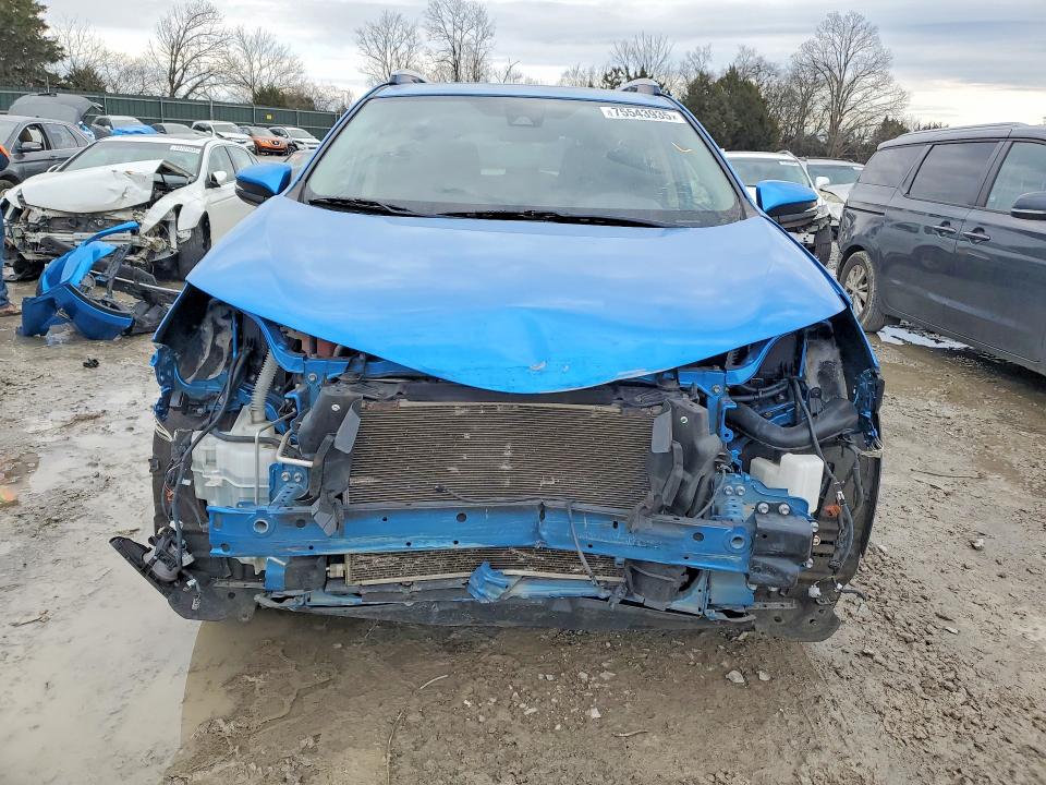 Photo 5 from auction – 2017 TOYOTA RAV4 with VIN JTMWFREVXHJ101232