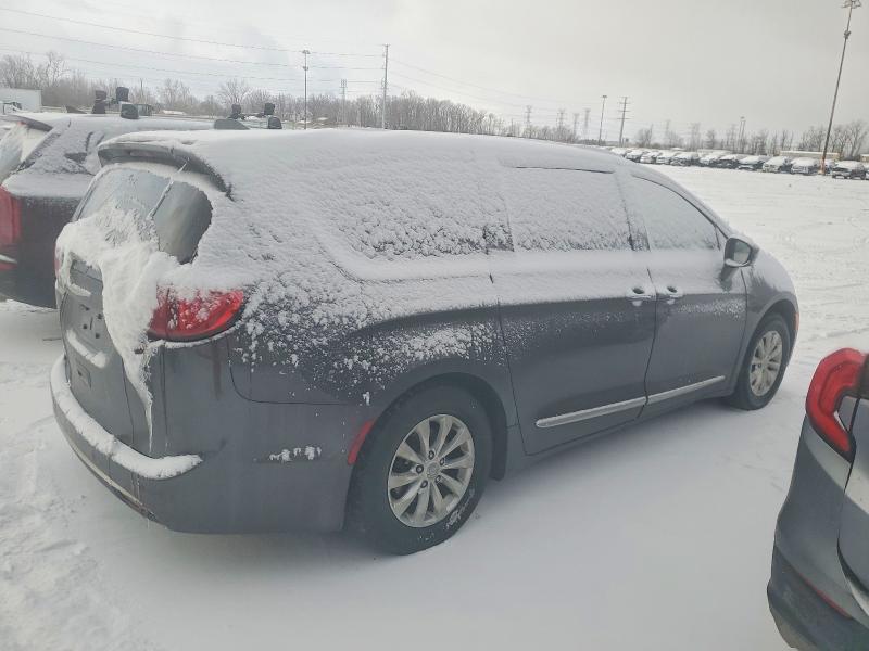Photo 3 from auction – 2018 CHRYSLER PACIFICA T with VIN 2C4RC1BG6JR114946