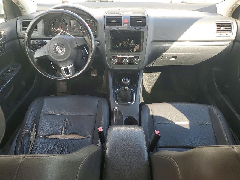 Photo 8 from auction – 2010 VOLKSWAGEN JETTA WOLF with VIN 3VWRA7AJXAM070203