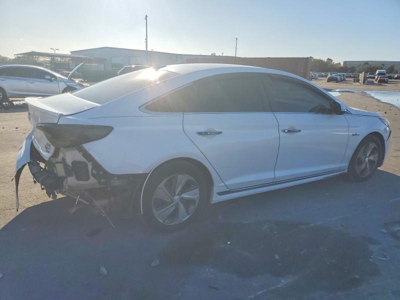 Photo 3 from auction – 2016 HYUNDAI SONATA PLU with VIN KMHE54L28GA021206