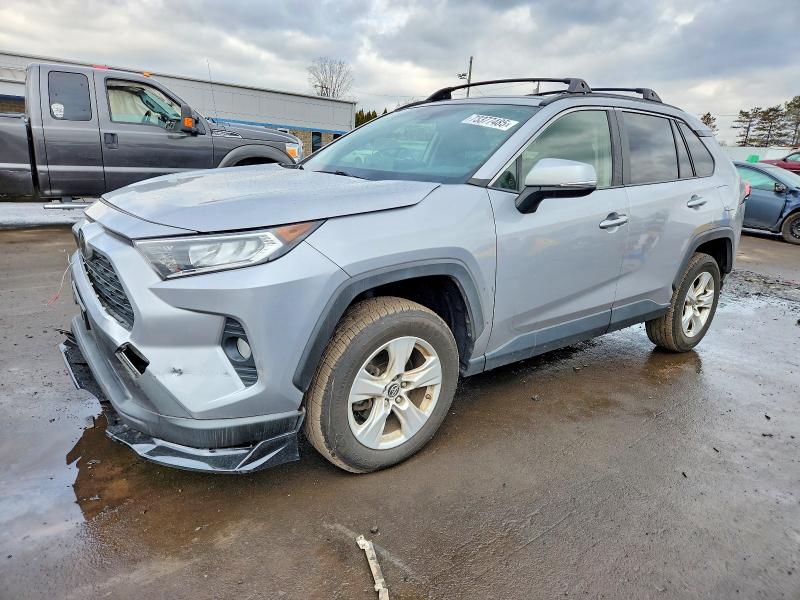 TOYOTA RAV4 XLE 2019 con VIN JTMP1RFV8KD503306 - Foto de la subasta