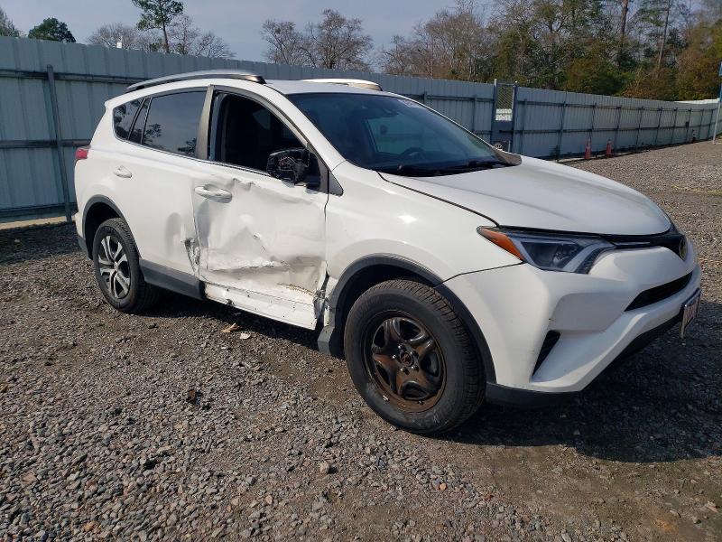 Photo 4 from auction – 2018 TOYOTA RAV4 LE with VIN 2T3ZFREV6JW452191