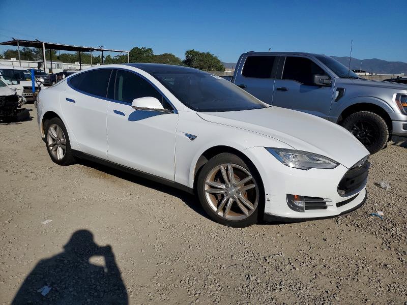 Photo 4 from auction – 2013 TESLA MODEL S with VIN 5YJSA1CN8DFP07003