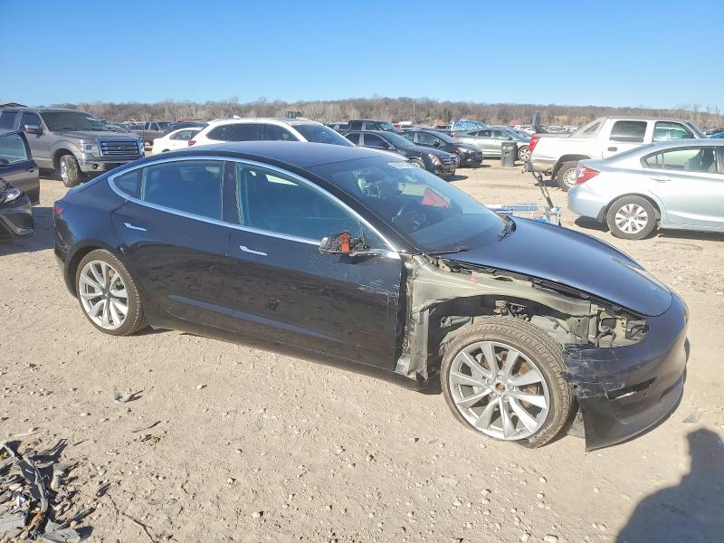 Photo 4 from auction – 2018 TESLA MODEL 3 with VIN 5YJ3E1EB5JF182747