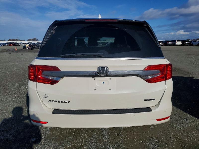 Photo 6 from auction – 2018 HONDA ODYSSEY TO with VIN 5FNRL6H8XJB099442