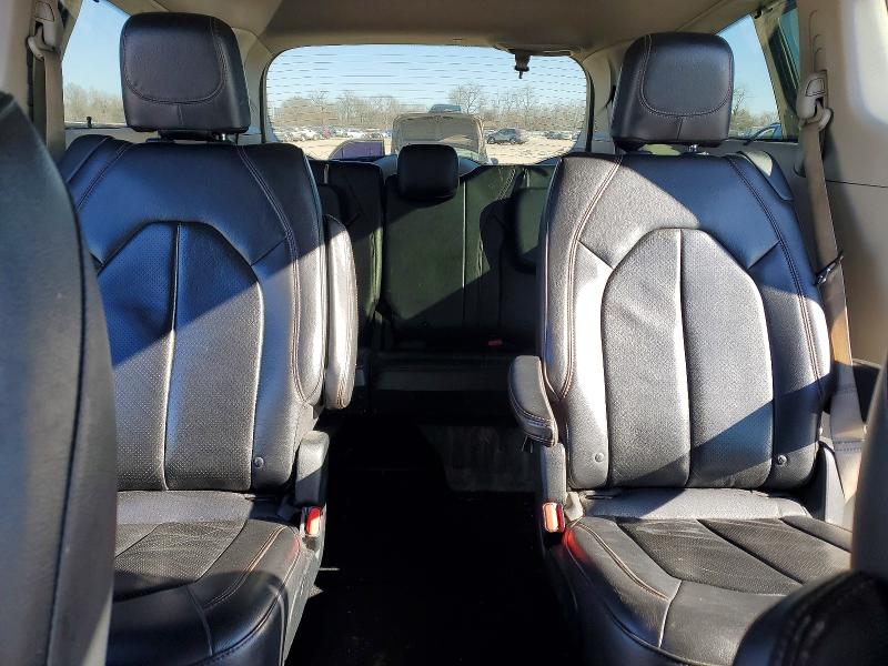 Photo 10 from auction – 2018 CHRYSLER PACIFICA T with VIN 2C4RC1BG1JR124137