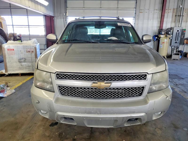 Photo 5 from auction – 2011 CHEVROLET AVALANCHE with VIN 3GNTKFE31BG157829