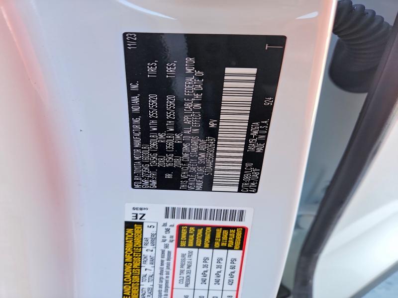 Photo 14 from auction – 2024 TOYOTA GRAND HIGHLANDER with VIN 5TDAAAB56RS026497