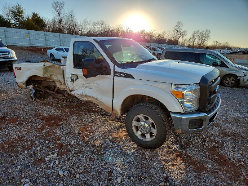 Zdjęcie 4 z aukcji – 2015 FORD F250 SUPER z VIN 1FTBF2B62FED06553