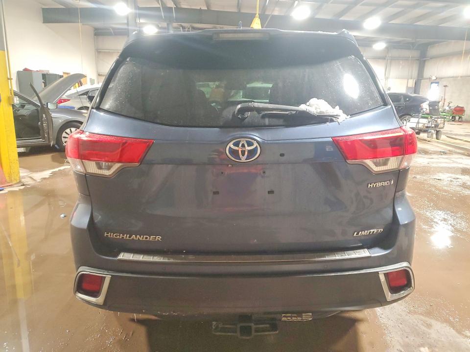 Photo 6 from auction – 2017 TOYOTA HIGHLANDER with VIN 5TDDGRFH6HS022690
