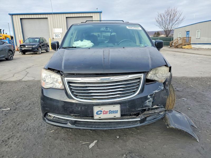 Photo 5 from auction – 2014 CHRYSLER TOWN & COU with VIN 2C4RC1BG8ER149106