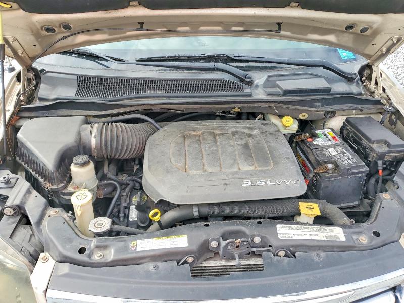 Photo 12 from auction – 2012 CHRYSLER TOWN & COU with VIN 2C4RC1CGXCR386661