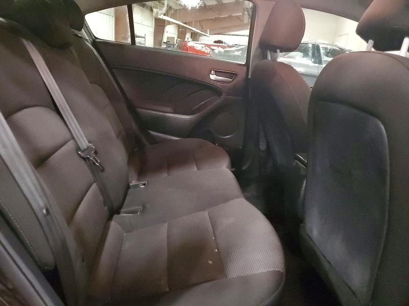 Photo 10 from auction – 2017 KIA FORTE LX with VIN 3KPFK4A71HE156218