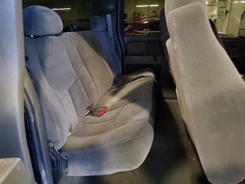 Photo 10 from auction – 2005 CHEVROLET SILVERADO with VIN 1GCEK19T25E192504