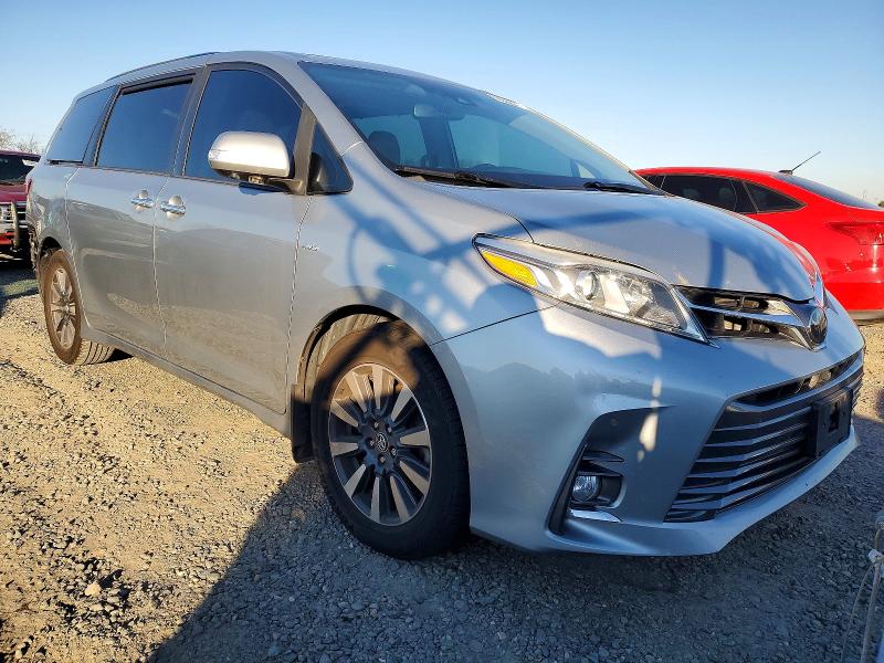 Photo 4 from auction – 2020 TOYOTA SIENNA XLE with VIN 5TDDZ3DC0LS229826