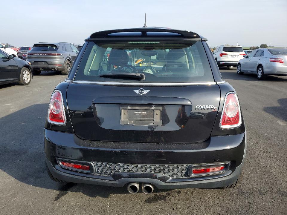 Photo 6 from auction – 2012 MINI COOPER S with VIN WMWSV3C55CT385414