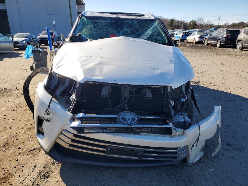 Фото 5 с аукциона – 2017 TOYOTA HIGHLANDER с VIN 5TDDZRFHXHS441149