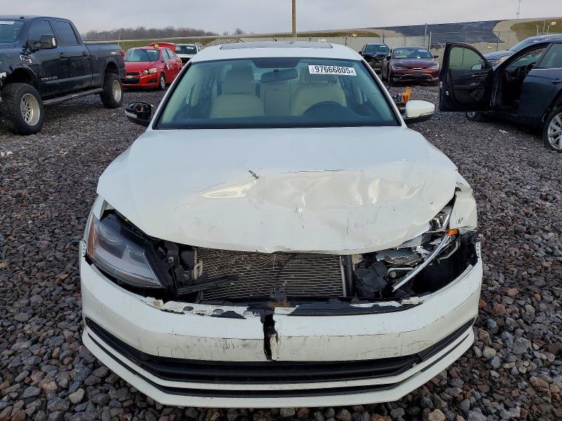 Photo 5 from auction – 2017 VOLKSWAGEN JETTA SE with VIN 3VWDB7AJ7HM352137