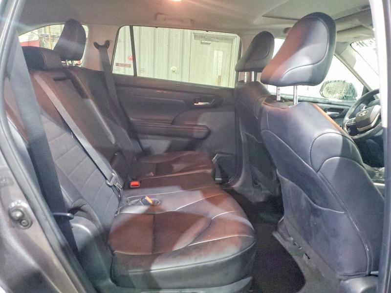 Photo 11 from auction – 2024 TOYOTA HIGHLANDER with VIN 5TDKDRBH1RS570877