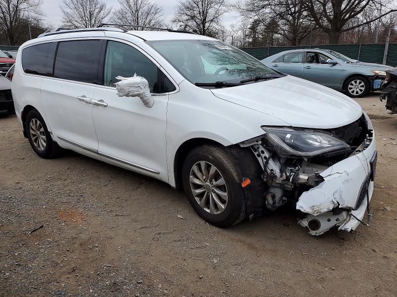 Photo 4 from auction – 2019 CHRYSLER PACIFICA with VIN 2C4RC1BG8KR539943