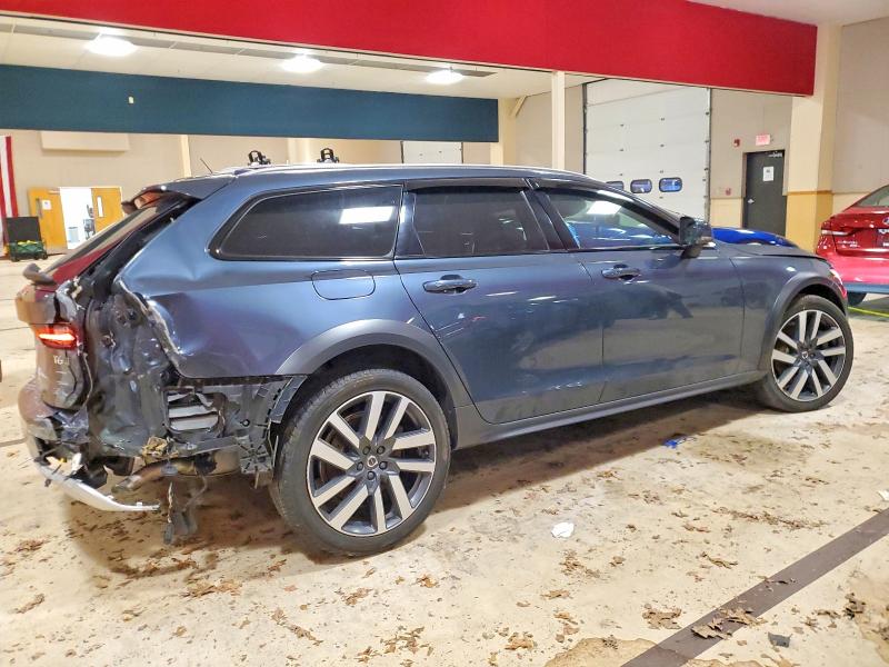 Photo 3 from auction – 2021 VOLVO V90 CROSS with VIN YV4A22NL3M1134432