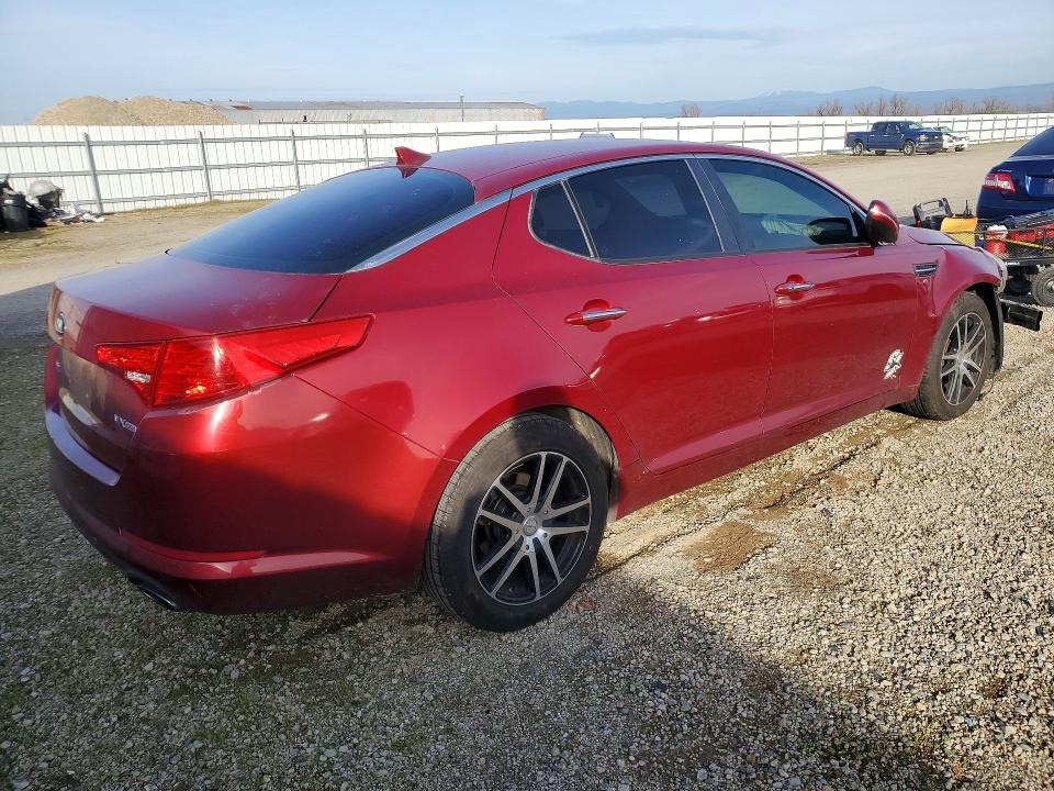 Foto 3 de la subasta – 2013 KIA OPTIMA con VIN 5XXGN4A74DG174015