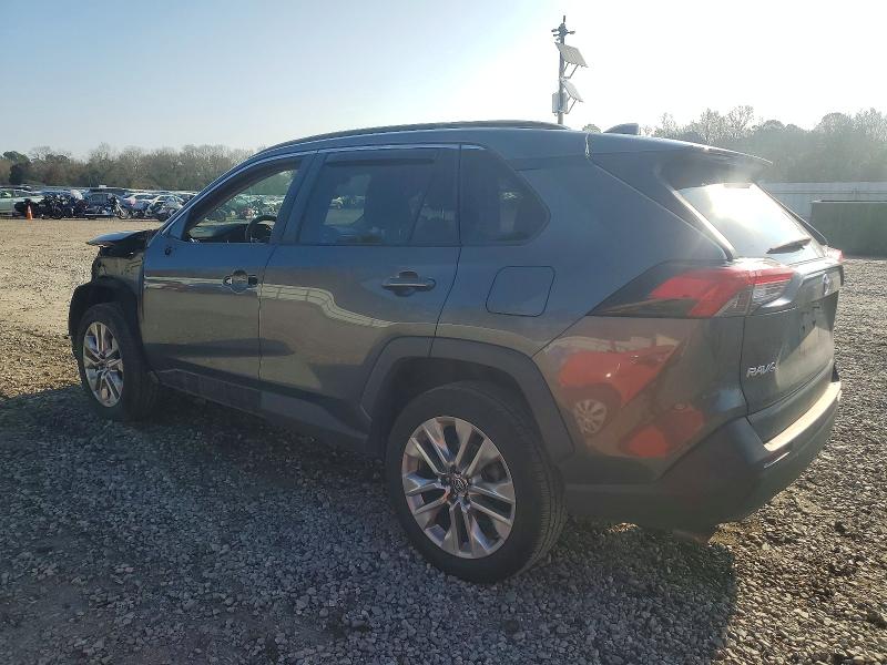 Photo 2 from auction – 2021 TOYOTA RAV4 with VIN 2T3W1RFV9MC167863