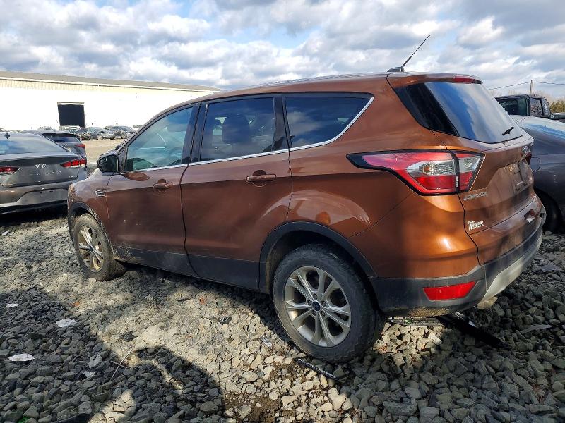 Photo 2 from auction – 2017 FORD ESCAPE with VIN 1FMCU9GD4HUE11903