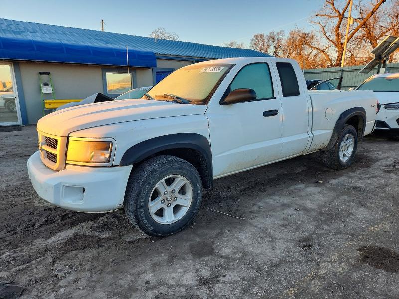 DODGE DAKOTA SLT 2011 مع رقم تعريف المركبة 1D7RW3BK7BS661785 - صورة من المزاد